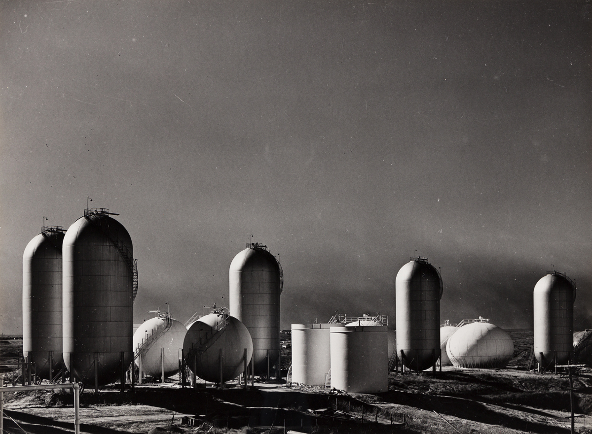 JOHN VACHON (1914-1975) A select group of 38 vintage photographs.